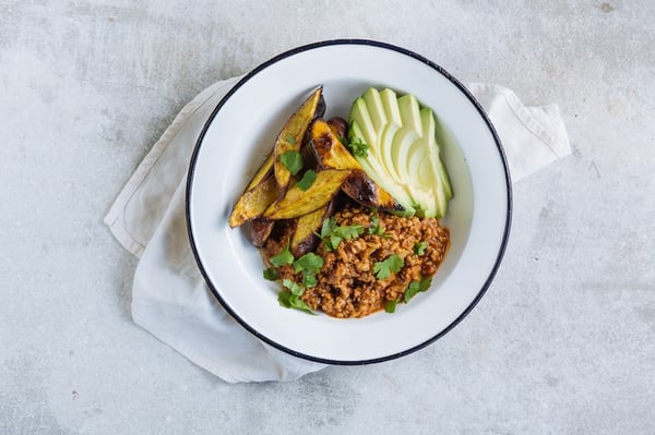 Pork chilli with paprika sweet potato wedges & avocado - Mindful Chef