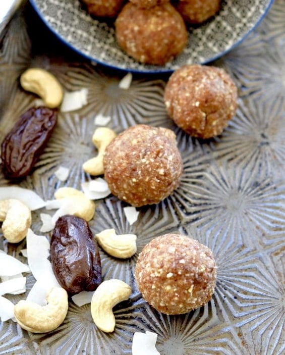 Cashew Coconut Energy Bites 